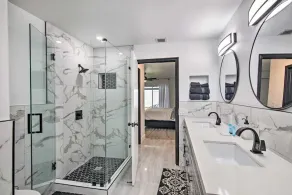 Luxury 3BR-2 1/2 Bath w/Patio Entertainment area - Image 3