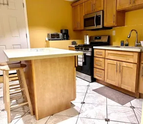 Cozy and Charming Guest Suite for Extended Stay - Image 4