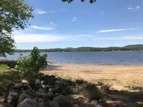 Beautiful Views @ 4-Season Lake House, Private Sandy Beach - Image 3