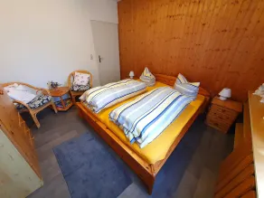 Holiday room Eiscafé Hartmann - holiday room with double bed - Image 5
