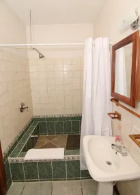 Belle maison avec vue sur la montagne et piscine - Image 4