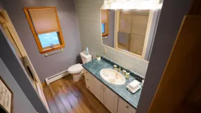 Quintessential Lakefront Home perfect for MultiFamily retreats on Thompson Lake - Image 4