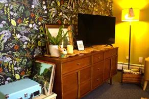Taylor's Pharmacy Guesthouse - Image 2
