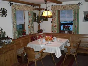 Doppelzimmer mit Zusatzbett 1 - TISCHLERHOF in Breitenbach am Inn - Image 3