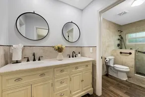 15 Mins to Beach! Safe & Quiet Home Near Beach & Downtown~Heated Pool~Ping Pong/Foosball - Image 4