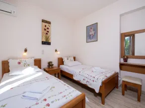 Modern Holiday Home in Sfakaki - Image 5