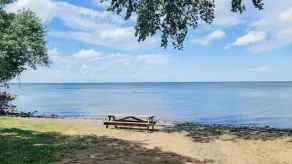 Peaceful End-Unit With Panoramic Lake Views! Perfect For All Seasons! - Image 4
