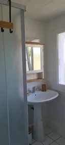 Petite Maison Proche Bourg et à 4km des Plages de Sable Blanc - Image 2