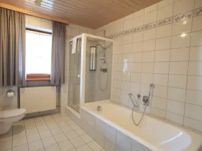 Apartment With Swimming Pool - Image 3
