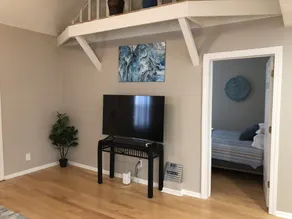 Amy's Baby Blue is just steps from the Zoo - Image 2