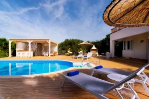 A beautiful 2-bedroom villa Pelagos, a private pool, bar, BBQ and large garden - Image 5