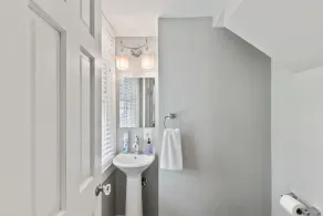 Massive 5BR Historic CozySuites House - Image 3