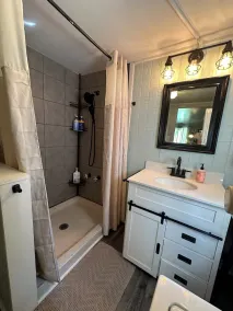 The Palace of Dreams – Secluded Cabin on 68 Private Acres - Image 3