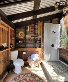 Luxury Covered Wagon in Santa Monica Mountains close to Malibu  w/ King Bed - Image 2