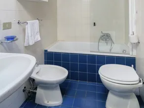 Cottage with swimming pool - Image 3