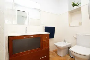 Apartment with terrace and views of the beach - Image 2