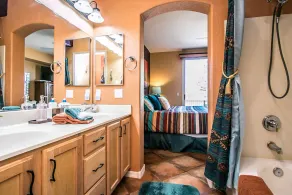 EXCEPTIONAL Luxury Condo - 70 \"TV -SOMMER SPECIAL $ 75 So-Do 100 F-S - Image 4