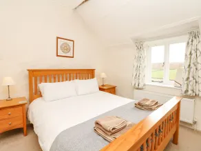 WEST HENSTILL HOUSE, pet friendly, with open fire in Sandford, Devon - Image 5