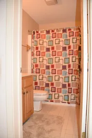 Spacious 4 Bedroom/3 Full Bathroom Family Friendly Townhouse in Quechee Lakes - Image 5