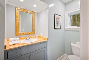 Classic Virginia Cottage, 10 min to UVA and Vineyards - Image 3