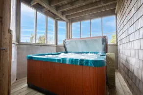 4 br, 2 Min Walk to Beach, hot tub, water view - Image 2