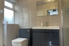 Luxurious Detached Holiday House Free Parking near Airport Town Centre Railway Station - Image 5