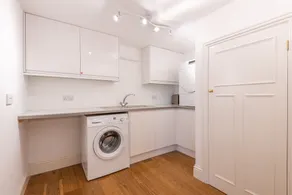 Spacious family home close to all Salcombe's amenities - Image 3