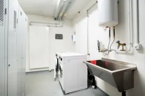LITTLE GEM, penthouse apartment with mountain views - Image 4