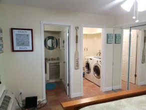 Remodeled Beach House 4/4 less than a block to beautiful HOLLYWOOD BEACH! - Image 2