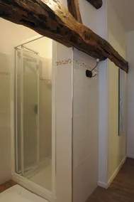 Charming, cocooning 4-person gîte with private terrace - Image 4