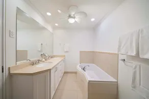 Palm Beach Villa 204 - Image 4