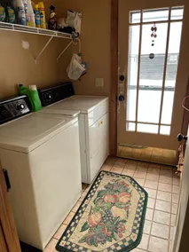 Historic former bed and breakfast - 15 min to Elk Mountain Ski Resort - Image 2
