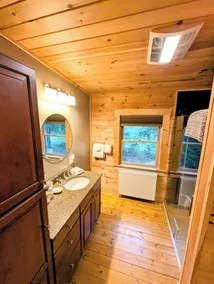 Beautiful Lakeside Log Home near Acadia National Park - kayak, canoe, swim, fish - Image 4