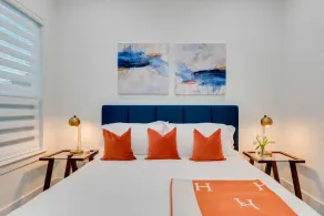 Home near DT Dallas, Sleeps 15, FIFA-20 Min to AT&T Stadium, Hot Tub & TankPool - Image 5