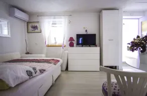 House Marie's Lavander Dream - Image 5