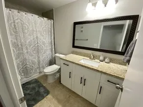 Nouveau à la location, incroyable condo rénové 2bd / 2bath dans le parcours de golf PGA National - Image 3