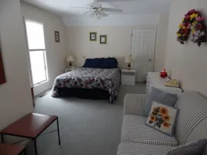Grande maison sur la colline à côté de la piscine - Image 5