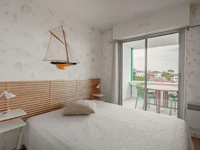 Apartamento moderno con piscina comunitaria - Image 3