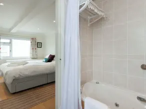 2 bedroom accommodation in 8 Lee Court - Image 2