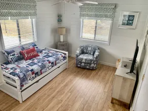 Beachski's Bungalow adorable 2 Bedroom, 2 Bath with Pool! Private Beach Access! - Image 5
