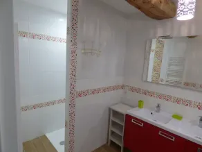 Casa rural renovada cerca de playas, con jardín, WiFi y opciones de servicios adicionales - Image 5