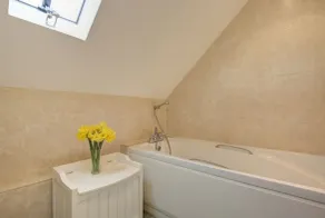 Detached Listed Grade 2  House with enclosed walled garden - Image 5