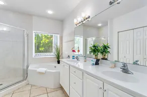 Heated Pool, 4 BR,  Island Blessing, Beach Chairs, Short Walk to Beach - Image 5