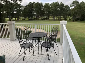 Beautiful condo, golf course view. Close to shops, restaurants and the beach. - Image 5