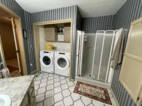Luxury 3-Bedroom Home Next to Snowmobile Trails - Image 2