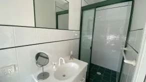 Inneres Heiligtum in Long Beach - Image 3