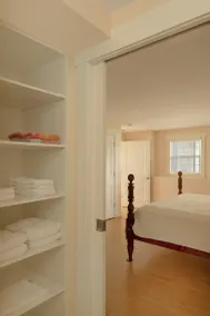 Ground level 2 bedroom with wrap around porch - Image 4
