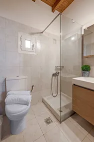 Tranquil sea view villa with private pool, just 2km from the beach! - Image 2