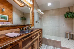 Beautiful Lakeview Log Cabin on 60-Acre Property - Image 5