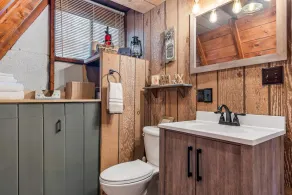 Cozy Lakefront Chalet - On A Large Lake - Private Dock w/Boats - Image 3